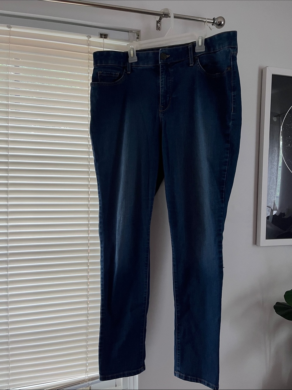 Gloria Vanderbilt Women's Straight Leg Dark Blue Jeans